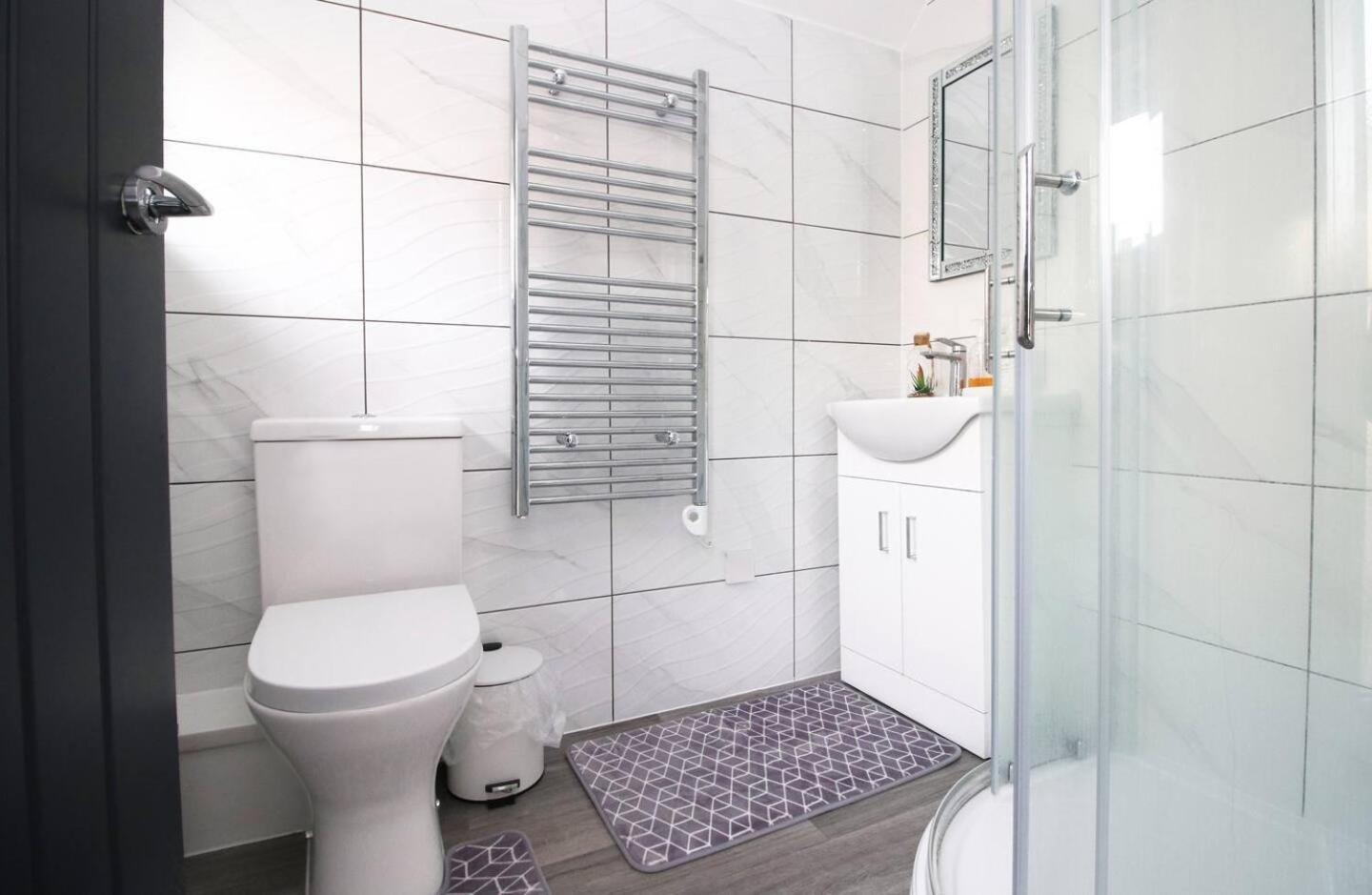 Modern Guesthouse, Fast Wi-Fi, Street Free Parking, Central, Fully Equipped Кардифф Экстерьер фото